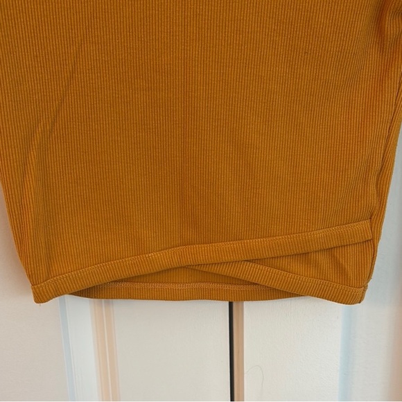 Charlotte Russe Mustard Yellow Ribbed Crop Top - Picture 4 of 9